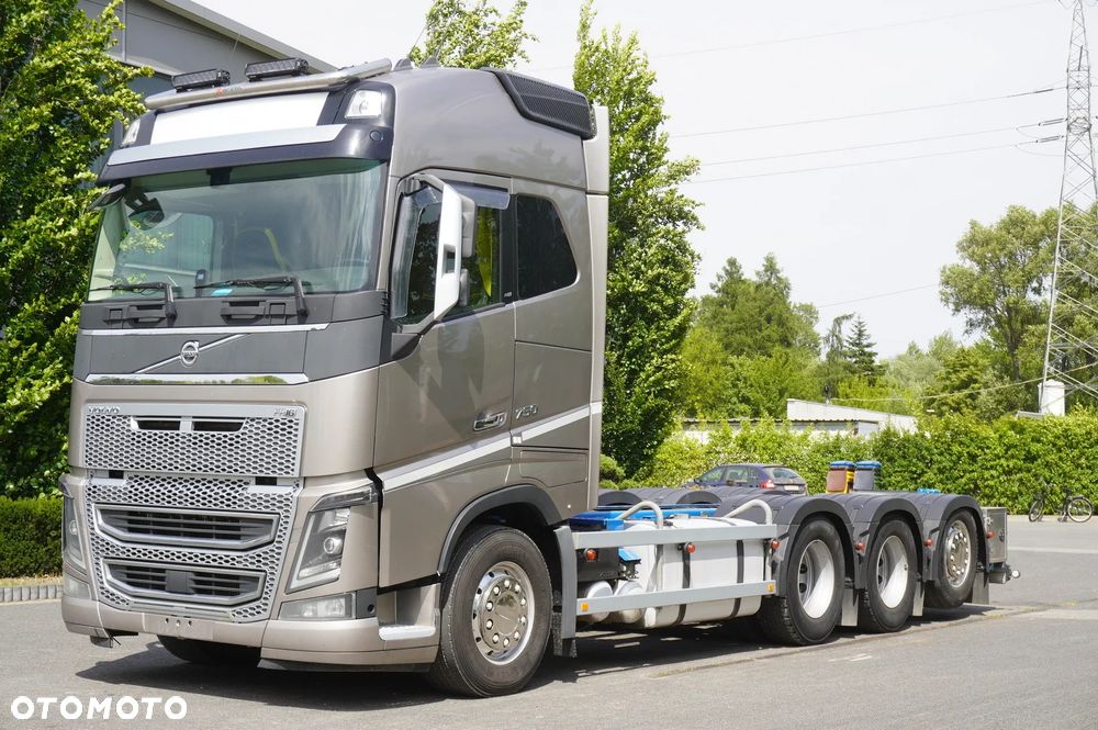 Volvo FH16 750 8x4x4 / 750 KM! / Rama do zabudowy / 4. oś skrętna i podnoszona - 2