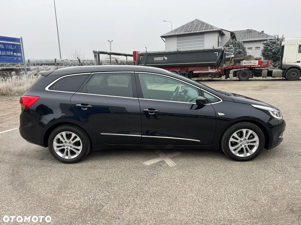 Kia Ceed 1.6 GDI Dream Team Edition - 11