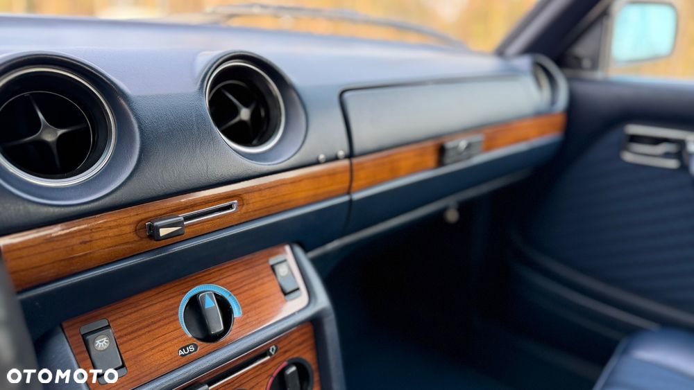 Mercedes-Benz W123 - 17