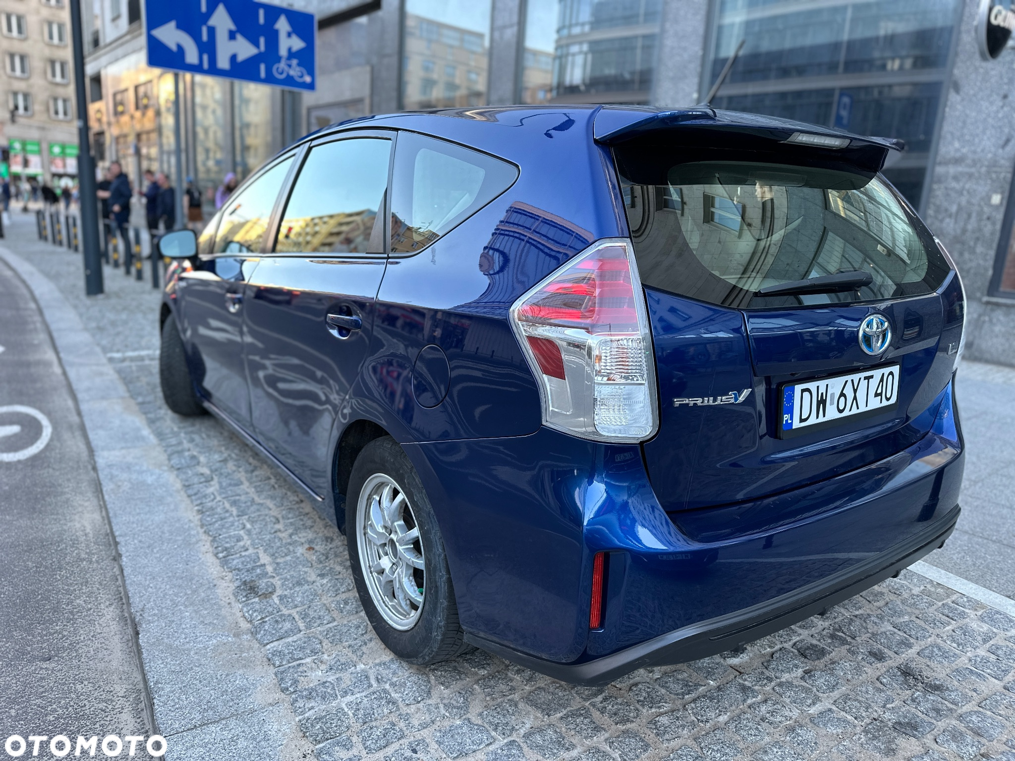 Toyota Prius+ (Hybrid) Comfort - 3