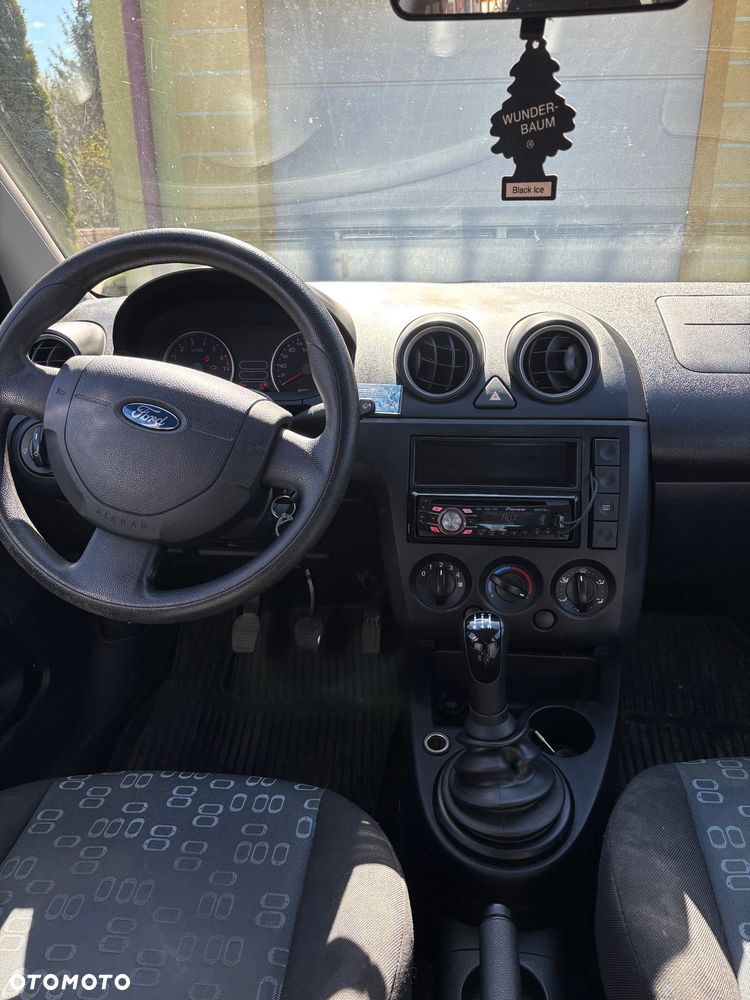 Ford Fiesta - 20