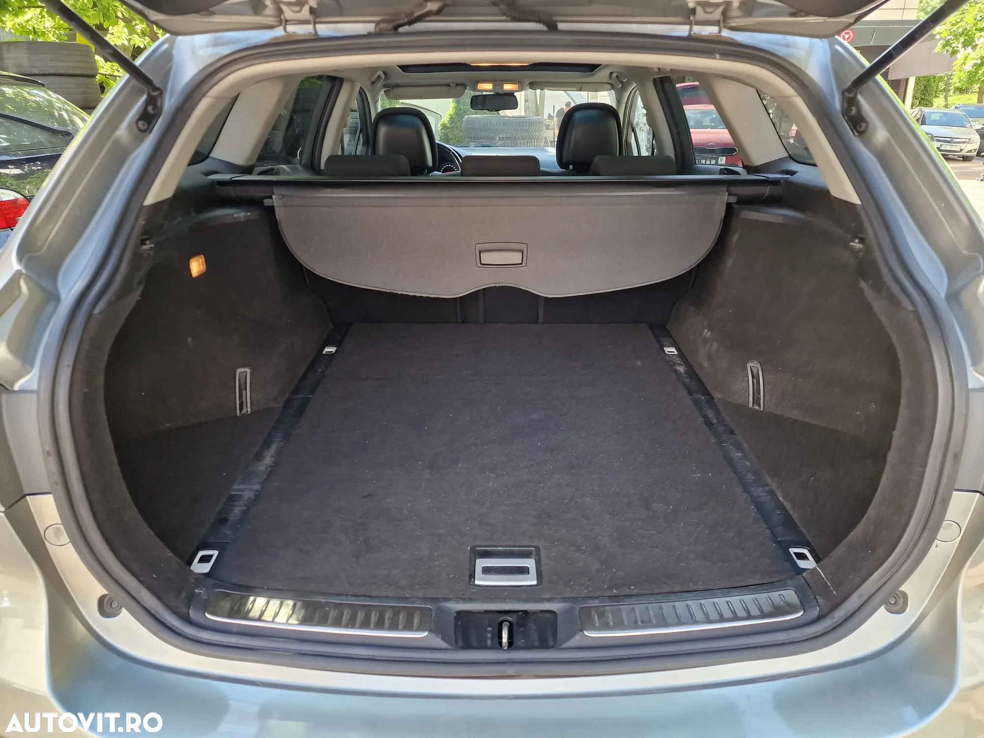 Toyota Avensis Combi 2.2 D-4D Edition - 9