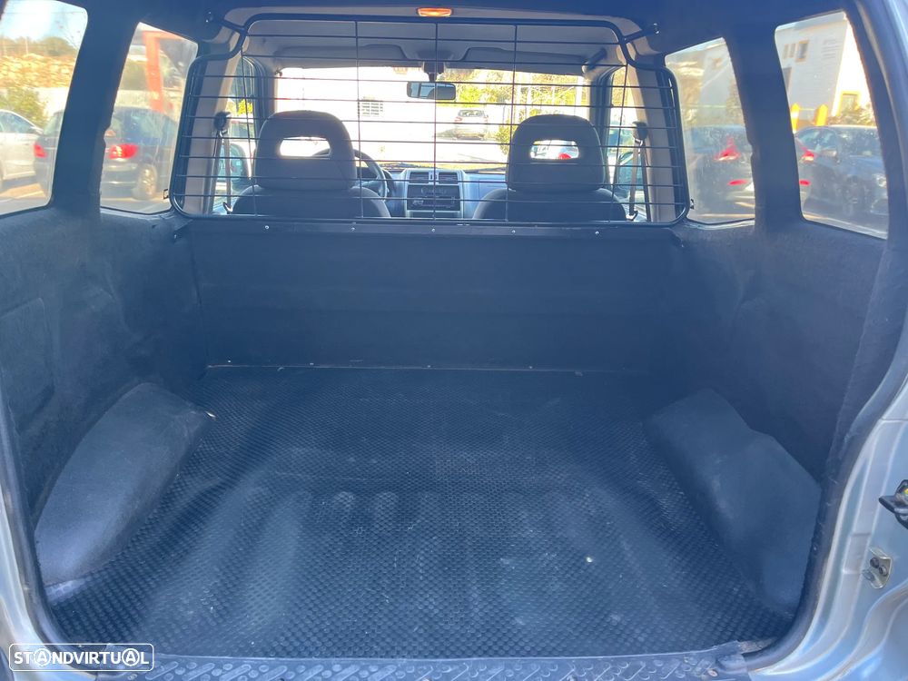 Nissan Terrano II Van - 13