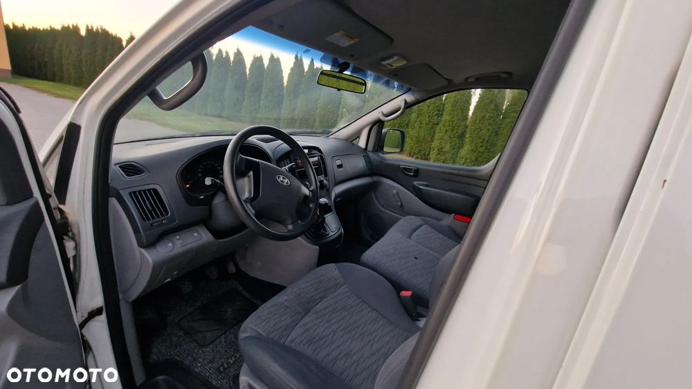 Hyundai H1 - 25