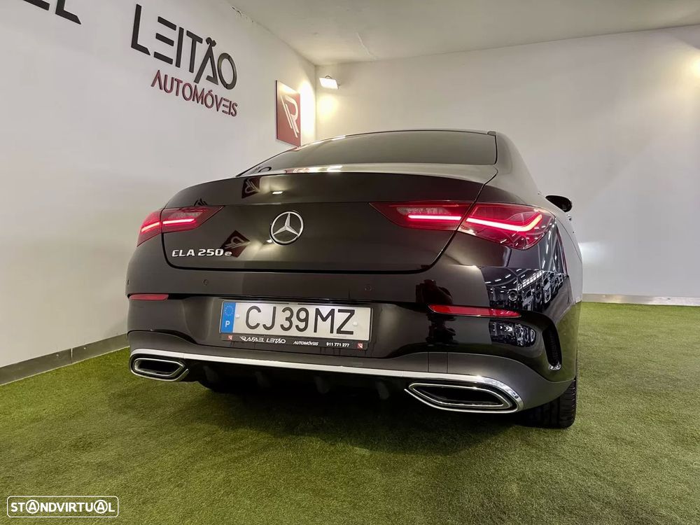Mercedes-Benz CLA 250 e AMG Line — fotografia 8