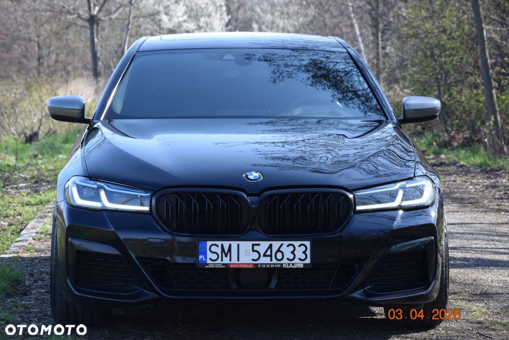 BMW Seria 5 M550i xDrive sport - 39