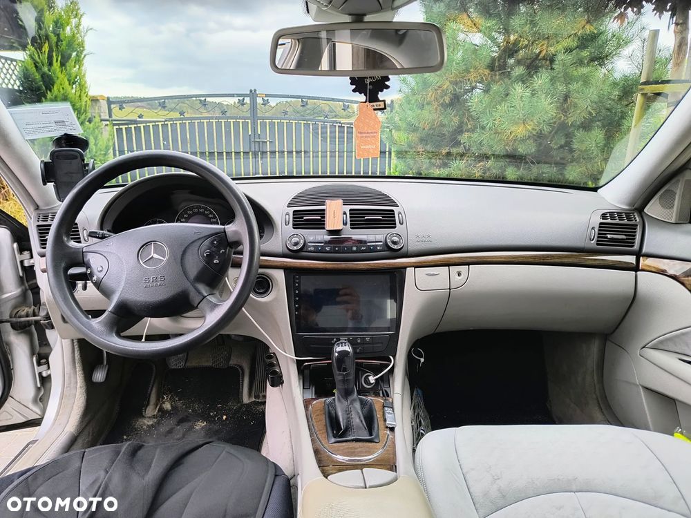 Mercedes-Benz Klasa E 200 Kompressor Classic - 4