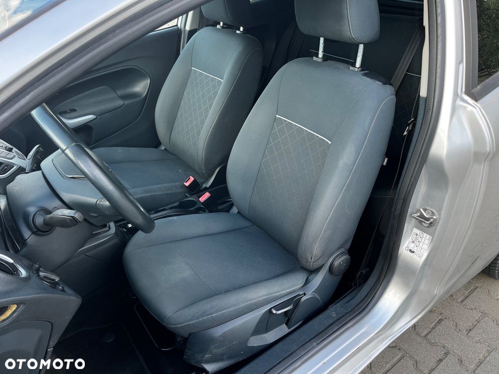 Ford Fiesta - 12