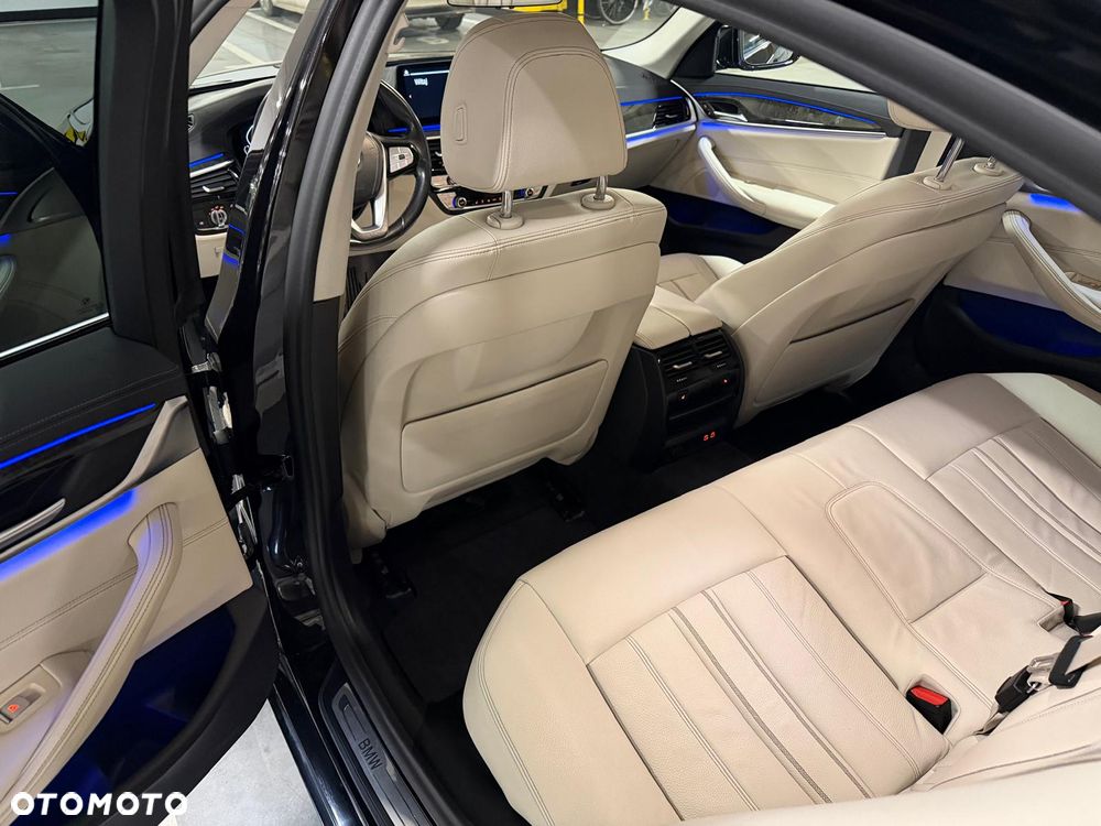BMW Seria 5 520d xDrive Luxury Line - 7