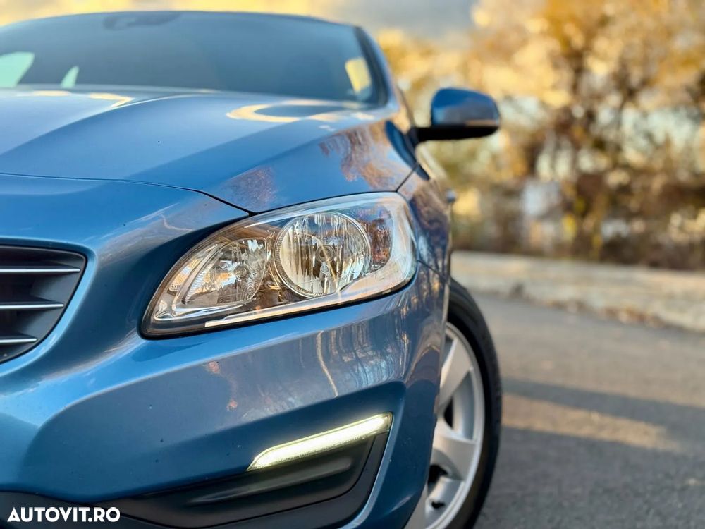 Volvo V60 D2 Geartronic Powershift Momentum - 12
