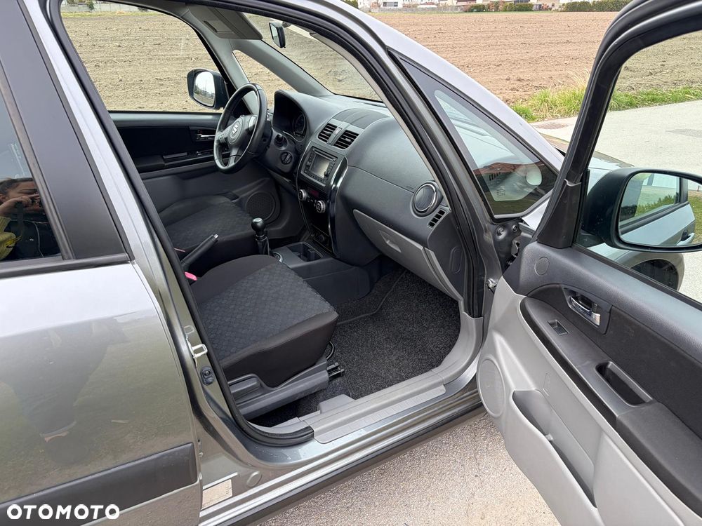 Suzuki SX4 1.6 Comfort - 10