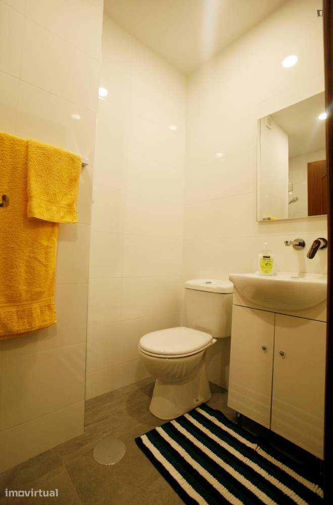 Quarto - localizado em Aldoar Porto - Grande imagem: 3/11