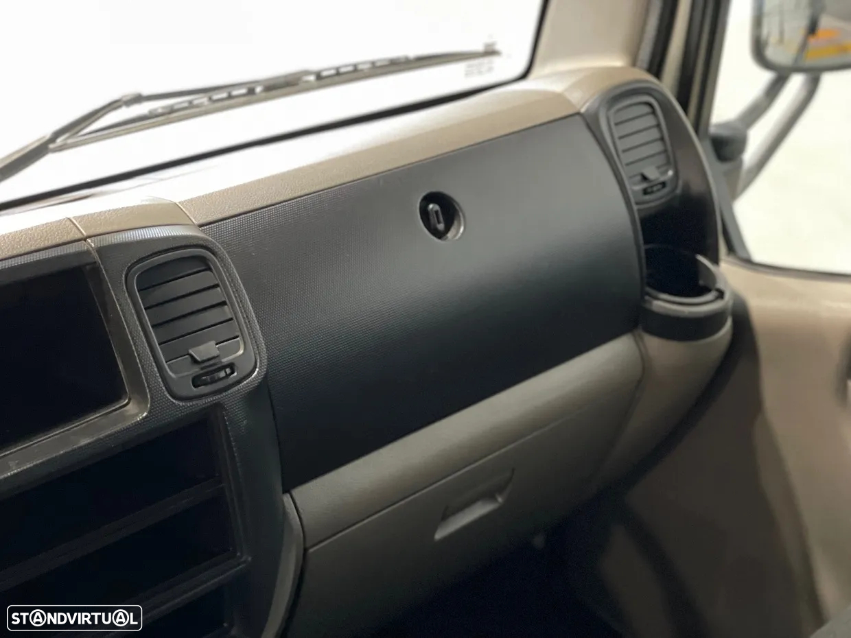 Nissan Cabstar 35.13 Cabine Tripla 9L - 13