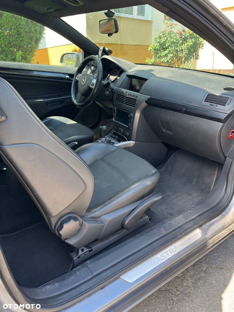 Opel Astra 2.0 Turbo Cosmo - 3