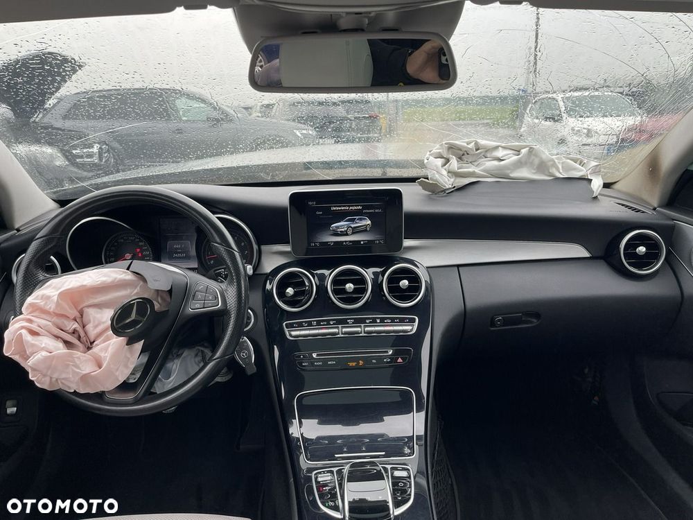 Mercedes-Benz Klasa C 400 4Matic 9G-TRONIC Avantgarde - 8