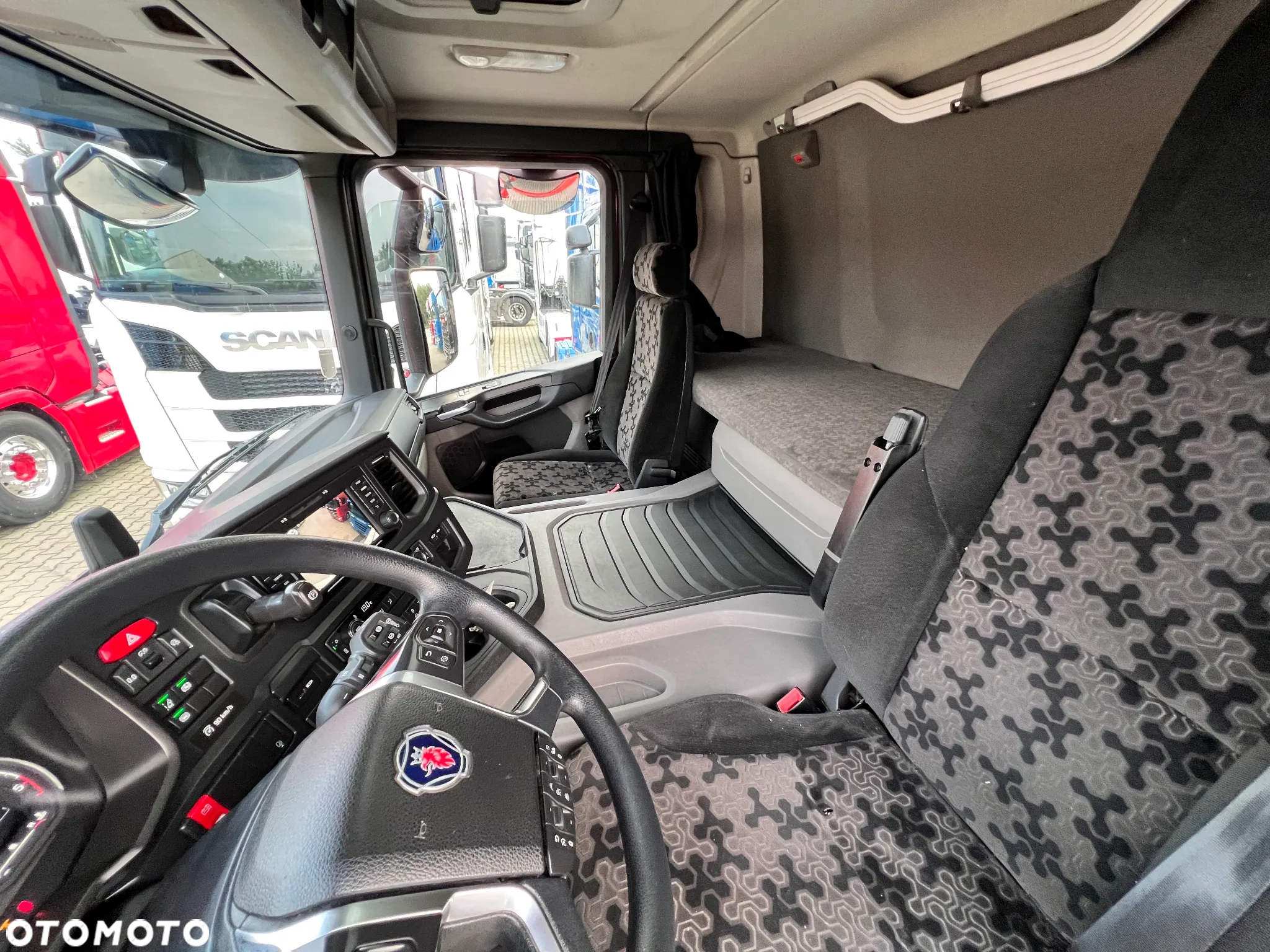Scania P360 scania po kontrakcie złotym idealny stan chłodnia mroźnia T-1000R 370Tkm jak nowy 6x2/4 - 32