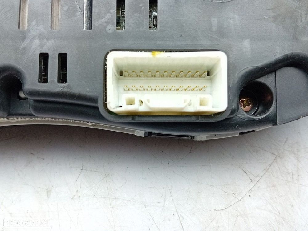 Quadrante / painel de instrumentos TOYOTA Avensis Sedan (_T22_) - 3