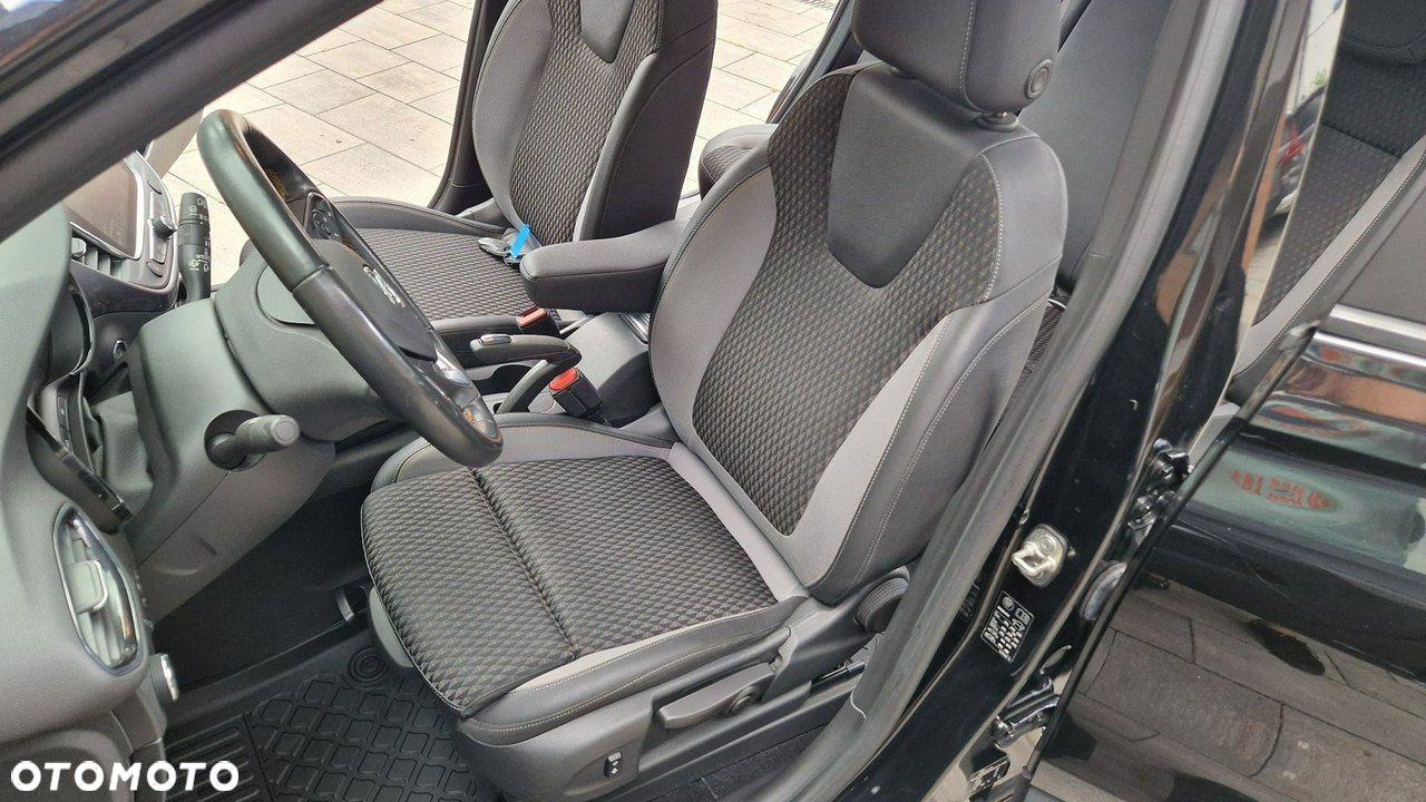 Opel Crossland X - 16