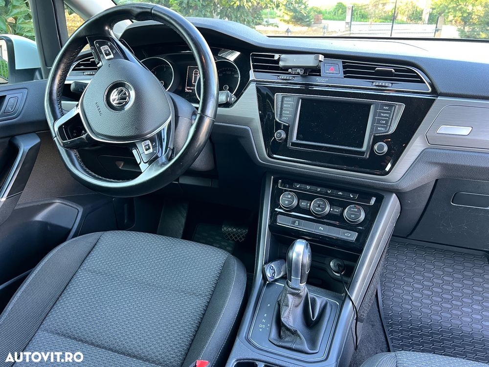 Volkswagen Touran 2.0 TDI DSG Comfortline - 6