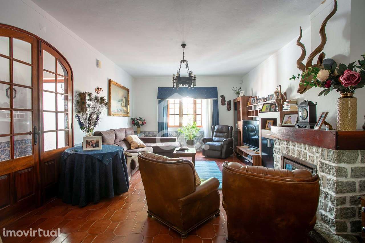 Moradia T5 com belíssimas vistas para o Castelo de Mourão! - Grande imagem: 4/37