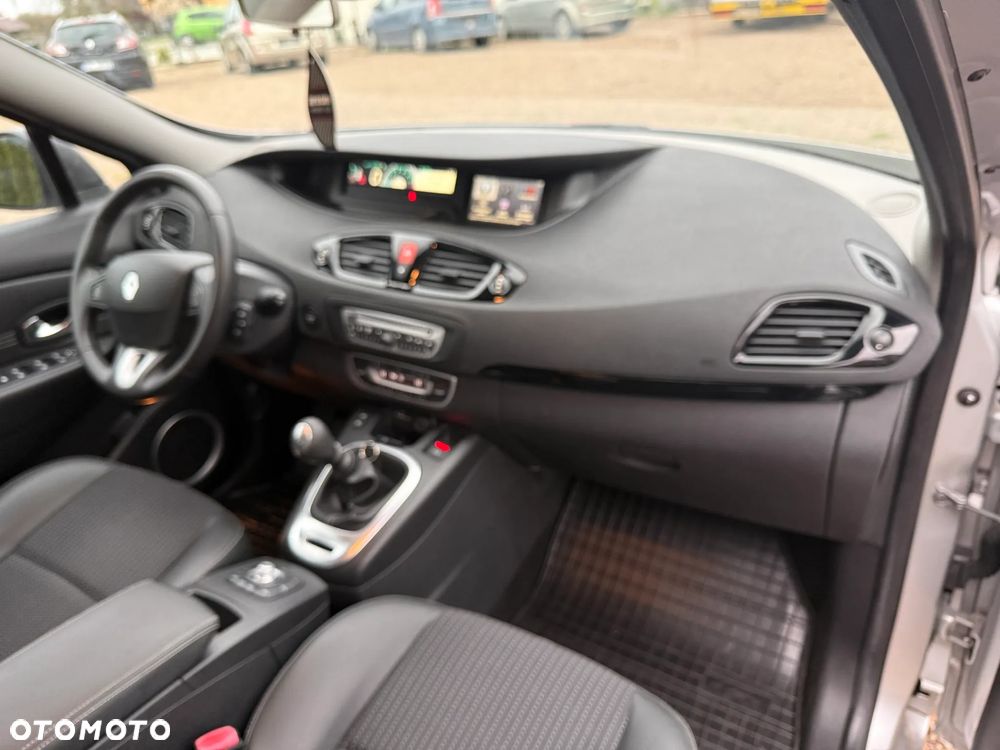 Renault Scenic 1.6 16V 110 Dynamique - 13