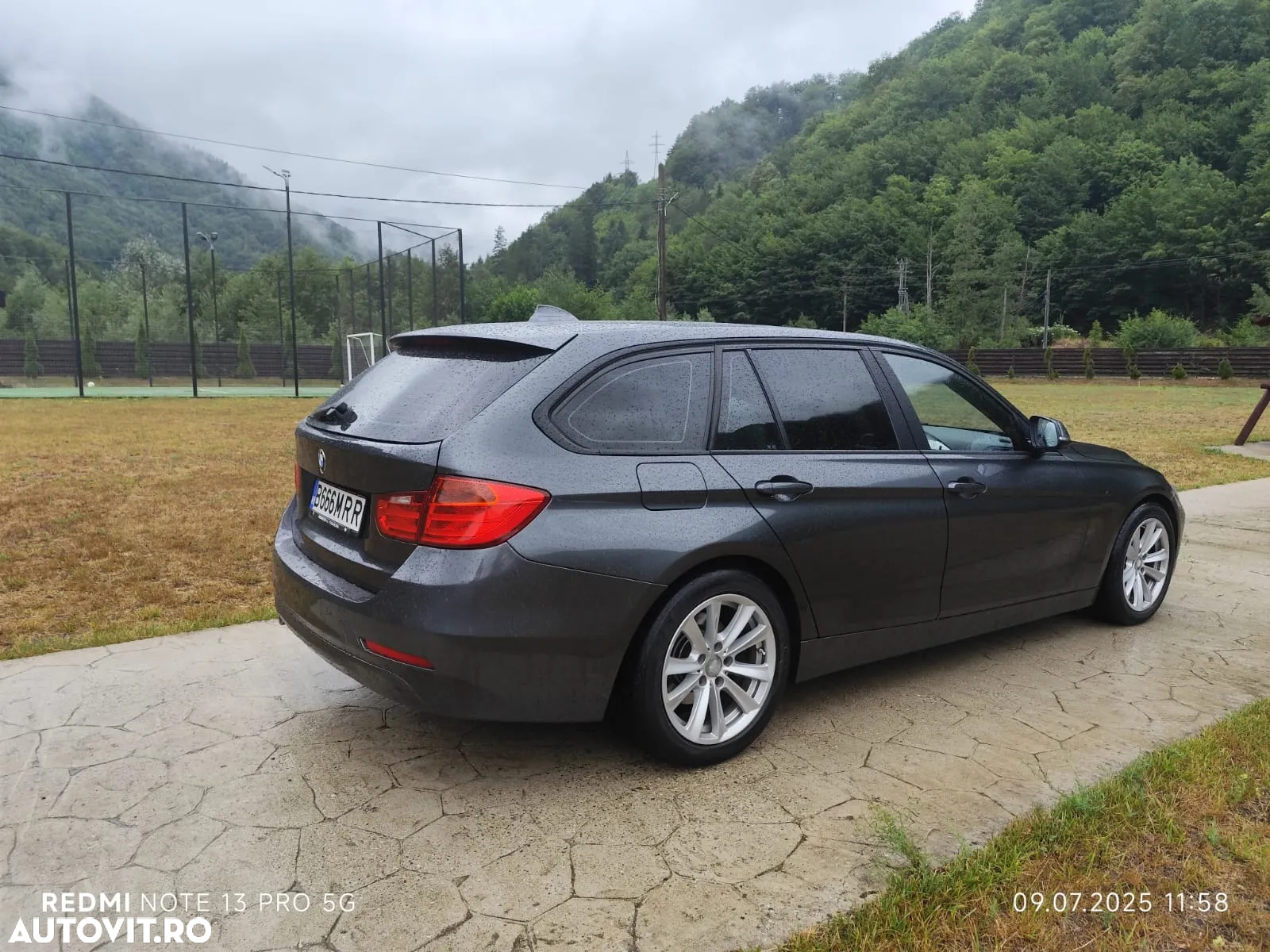 BMW Seria 3 318d DPF Touring Aut. - 10