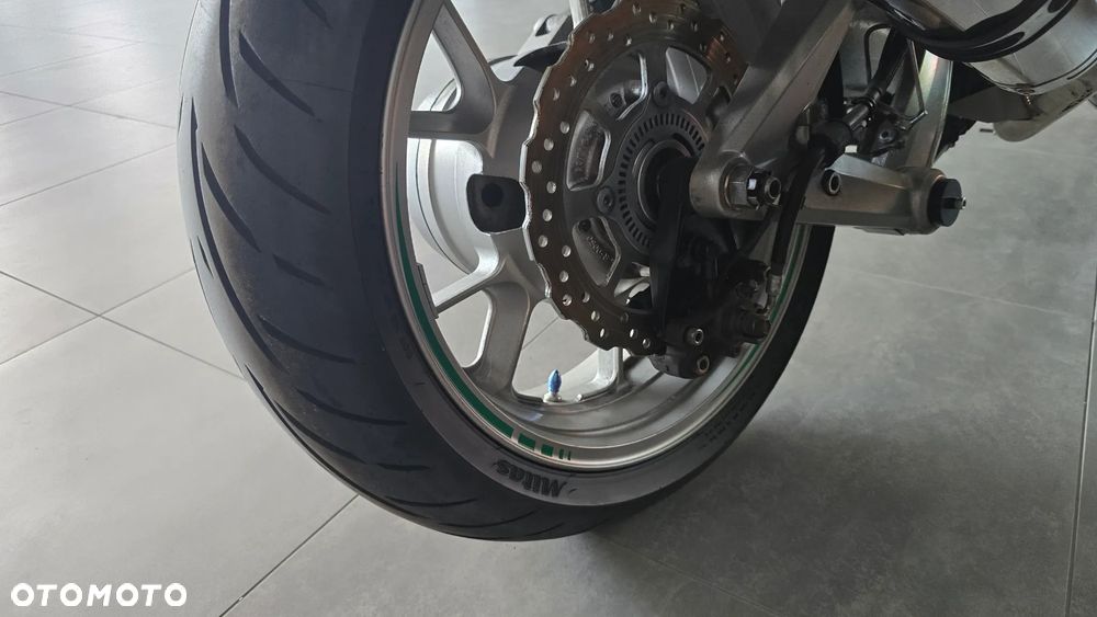 Kawasaki GTR - 31