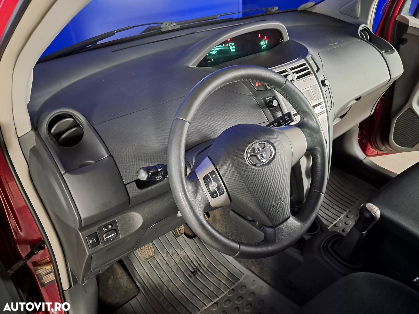 Toyota Yaris - 10