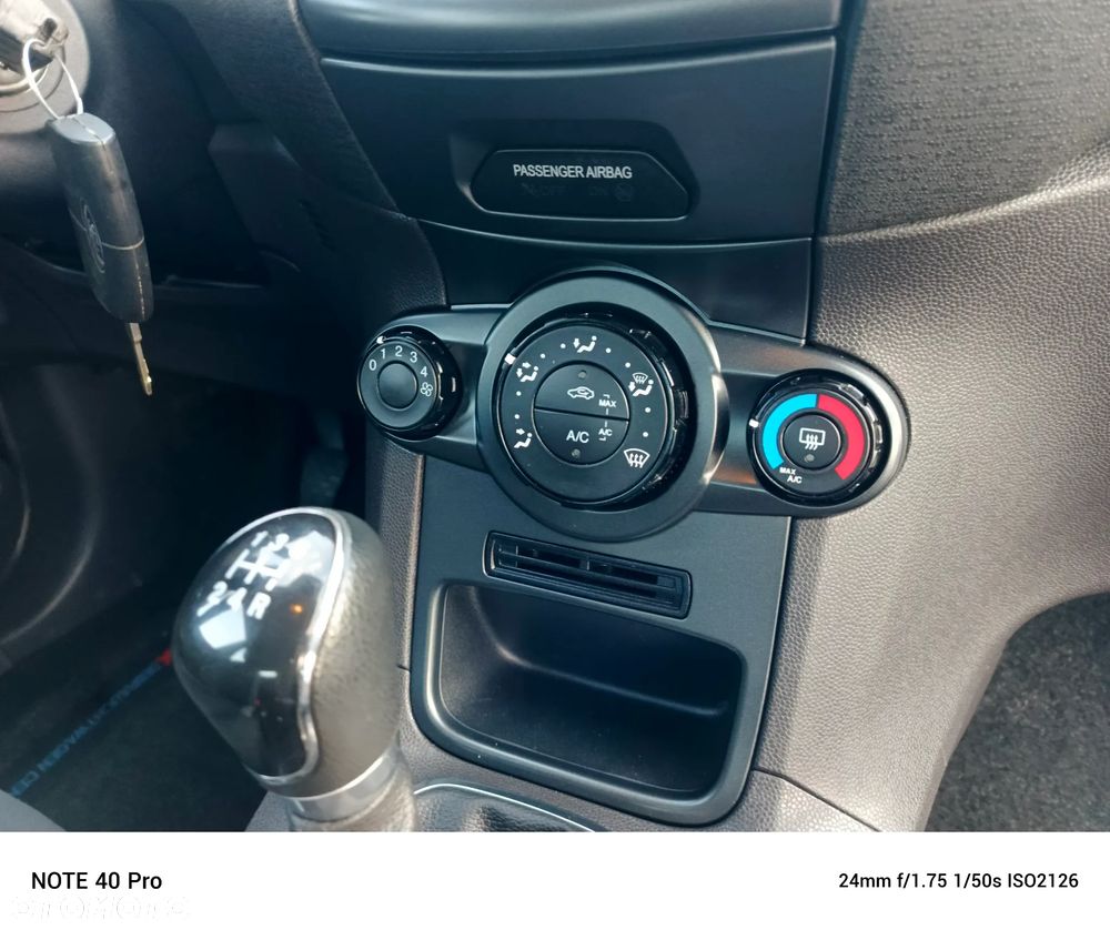 Ford Fiesta 1.0 EcoBoost Champions Edition - 21