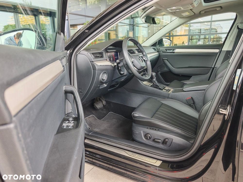 Skoda Superb 2.0 TDI SCR 4x4 L&K DSG - 10