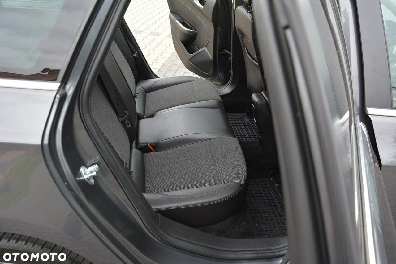 Opel Astra 1.6 Turbo Sports Tourer Innovation - 17