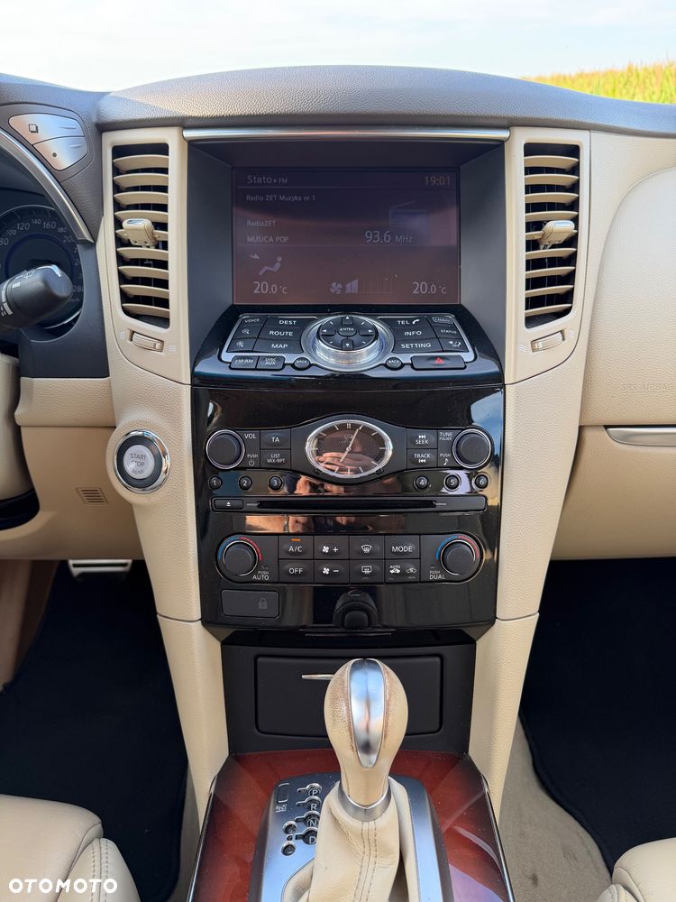 Infiniti QX70 3.7 S Premium EU6 - 17