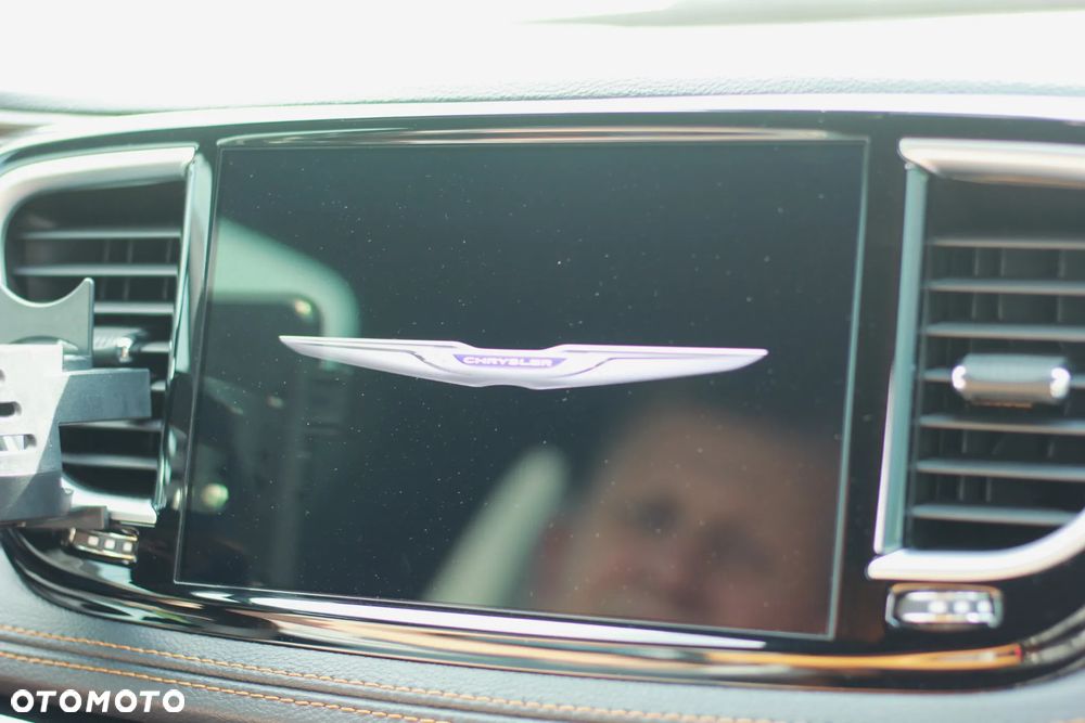 Chrysler Pacifica - 35