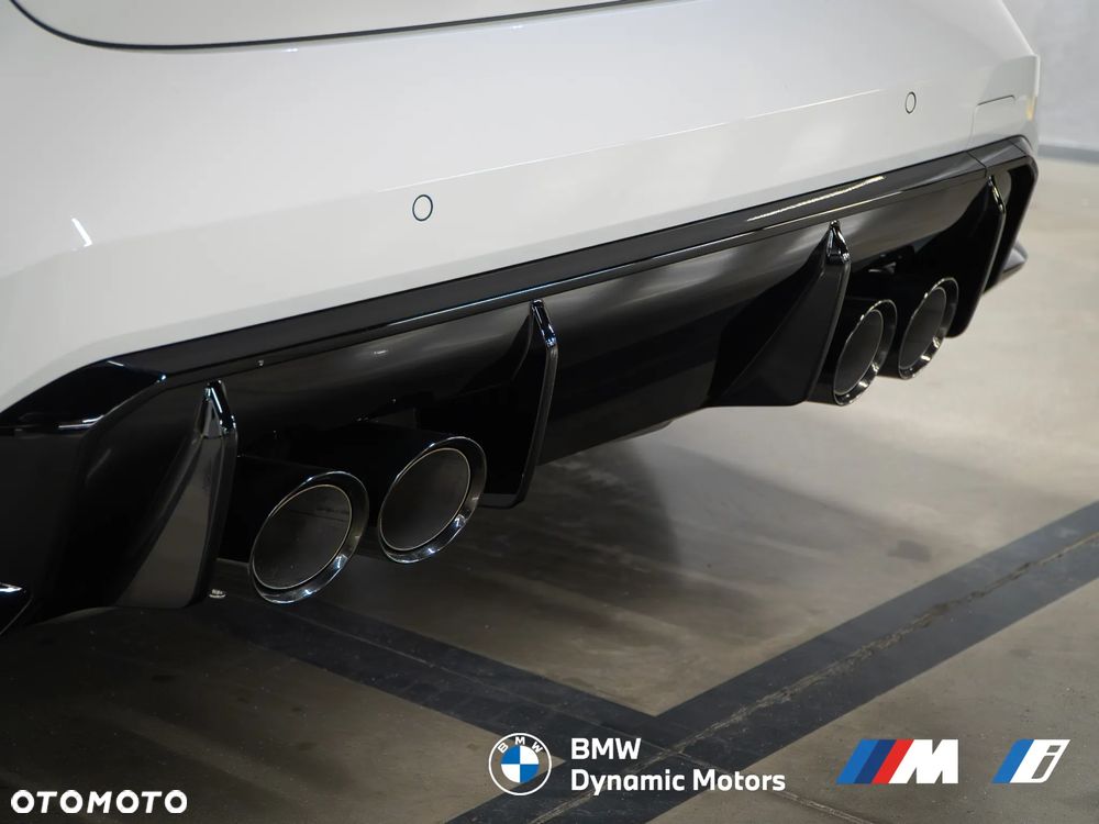 BMW M3 Competition M xDrive - 16