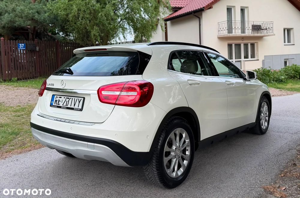 Mercedes-Benz GLA 200 7G-DCT Style - 8