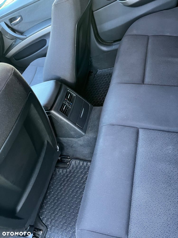 BMW Seria 3 320d - 12