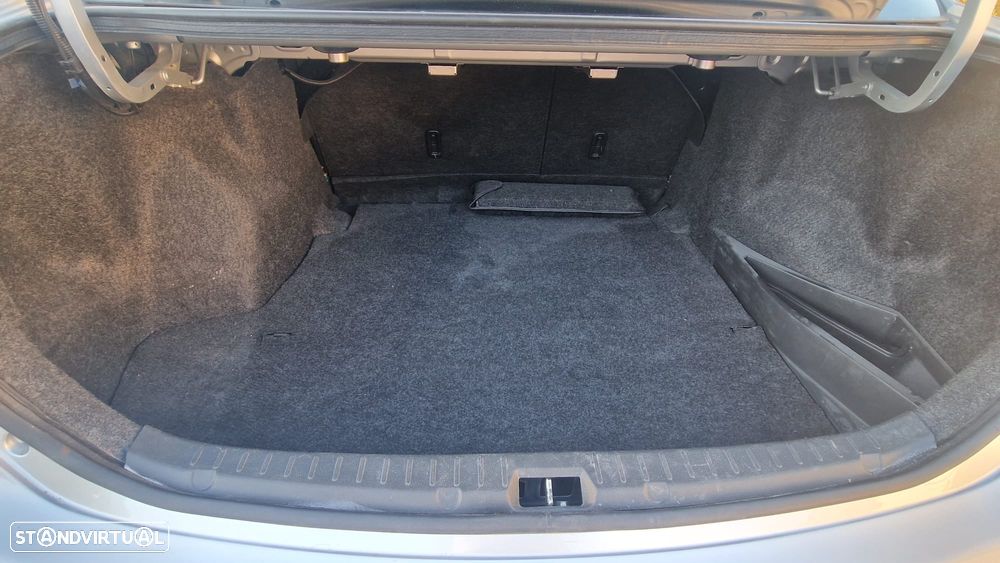 Toyota Corolla 1.4 D-4D Comfort - 9