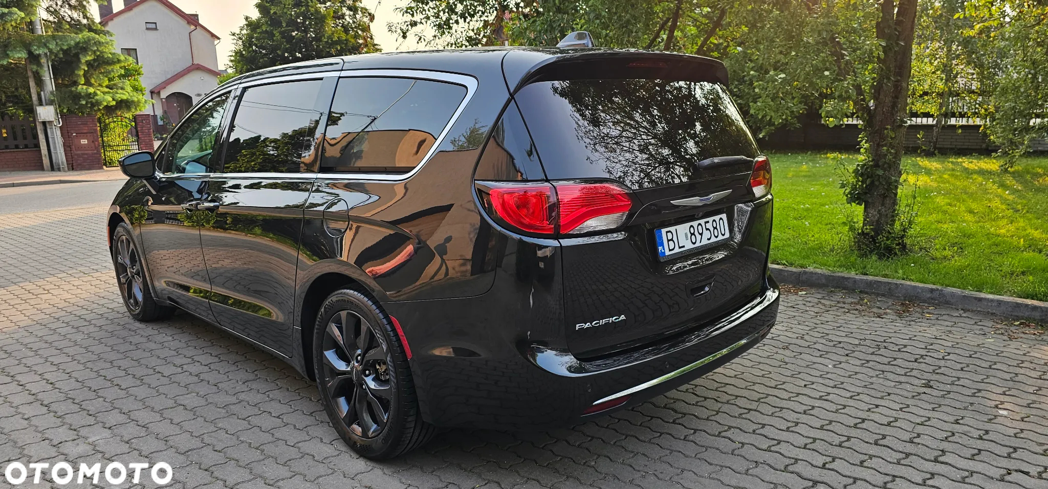 Chrysler Pacifica - 28