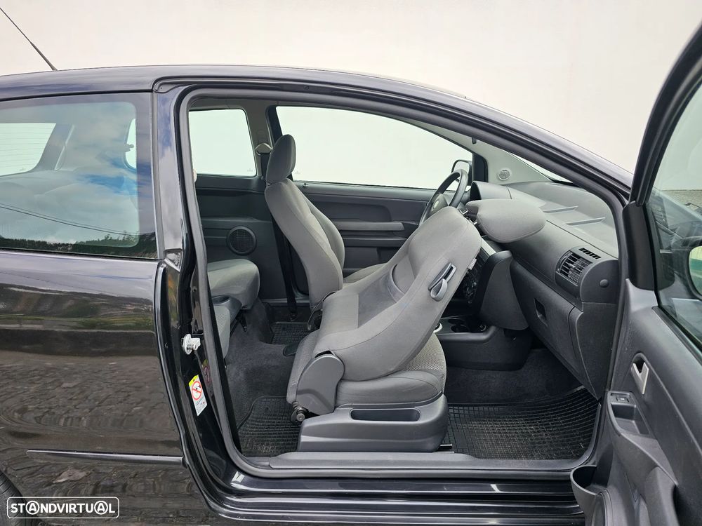 VW Fox 1.4 TDi T.Liso - 19