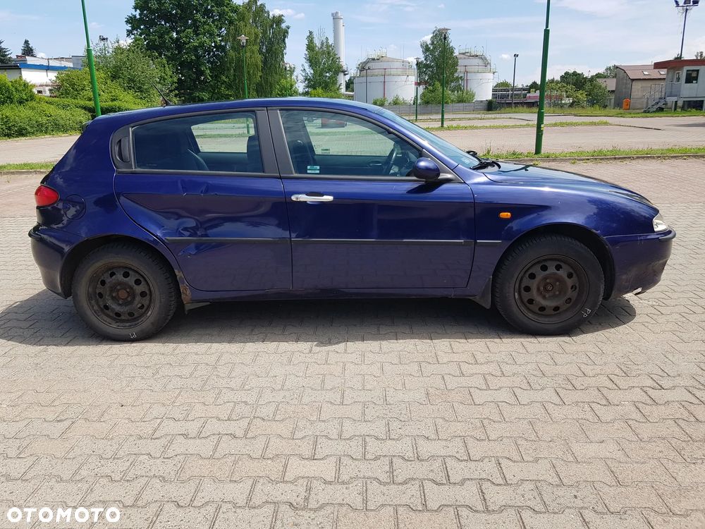 Alfa Romeo 147 1.6 Twin Spark Distinctive - 4