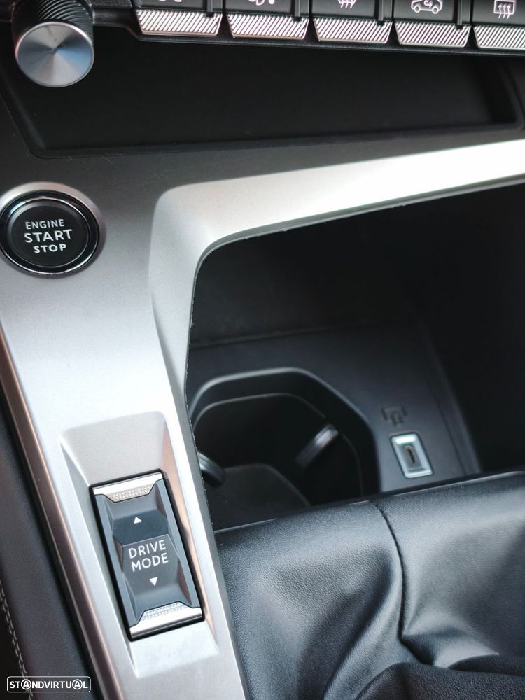 Peugeot 308 1.2 PureTech Allure - 17