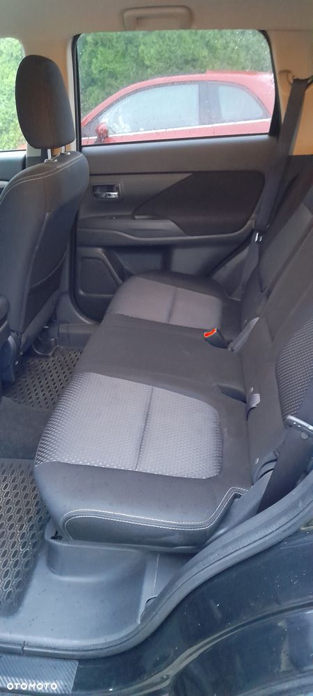 Mitsubishi Outlander - 13