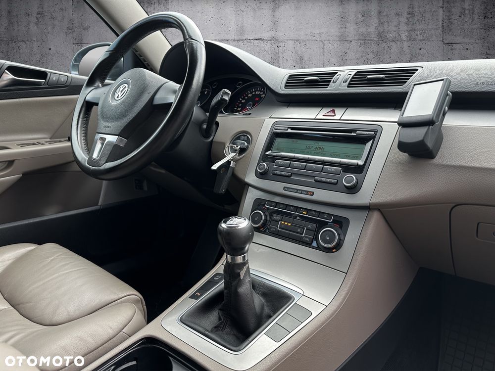 Volkswagen Passat Variant 1.8 TSI Highline - 8
