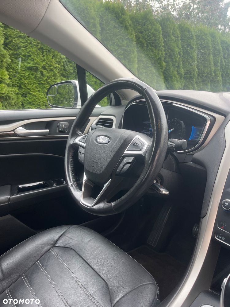 Ford Fusion - 19