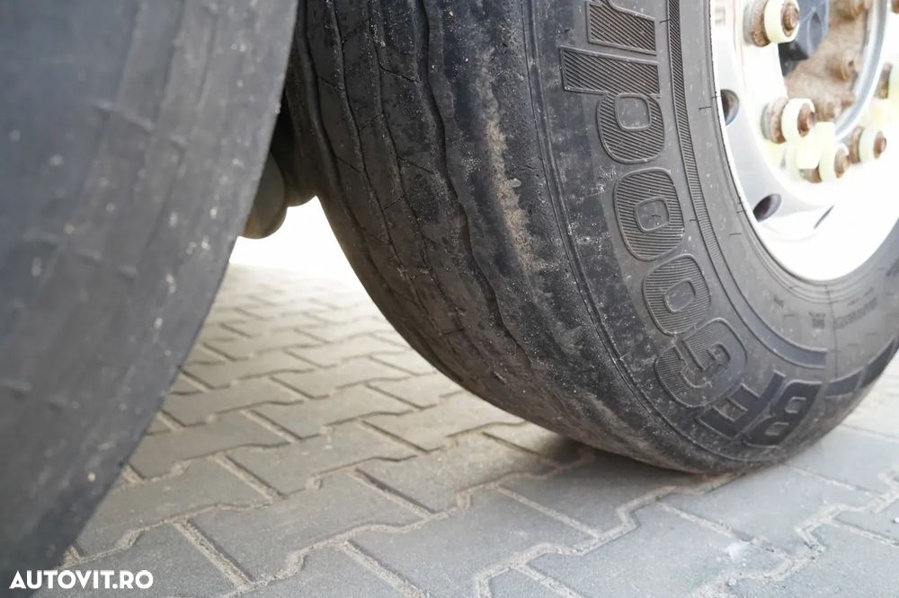 Benalu 557 BASCULĂ BENALU / 25 m³ / HYDROCLASP / ALUMINIU / 2X AXE RIDICABILE / PRELATĂ ELECTRICĂ / JANTE DIN ALIAJ / - 17