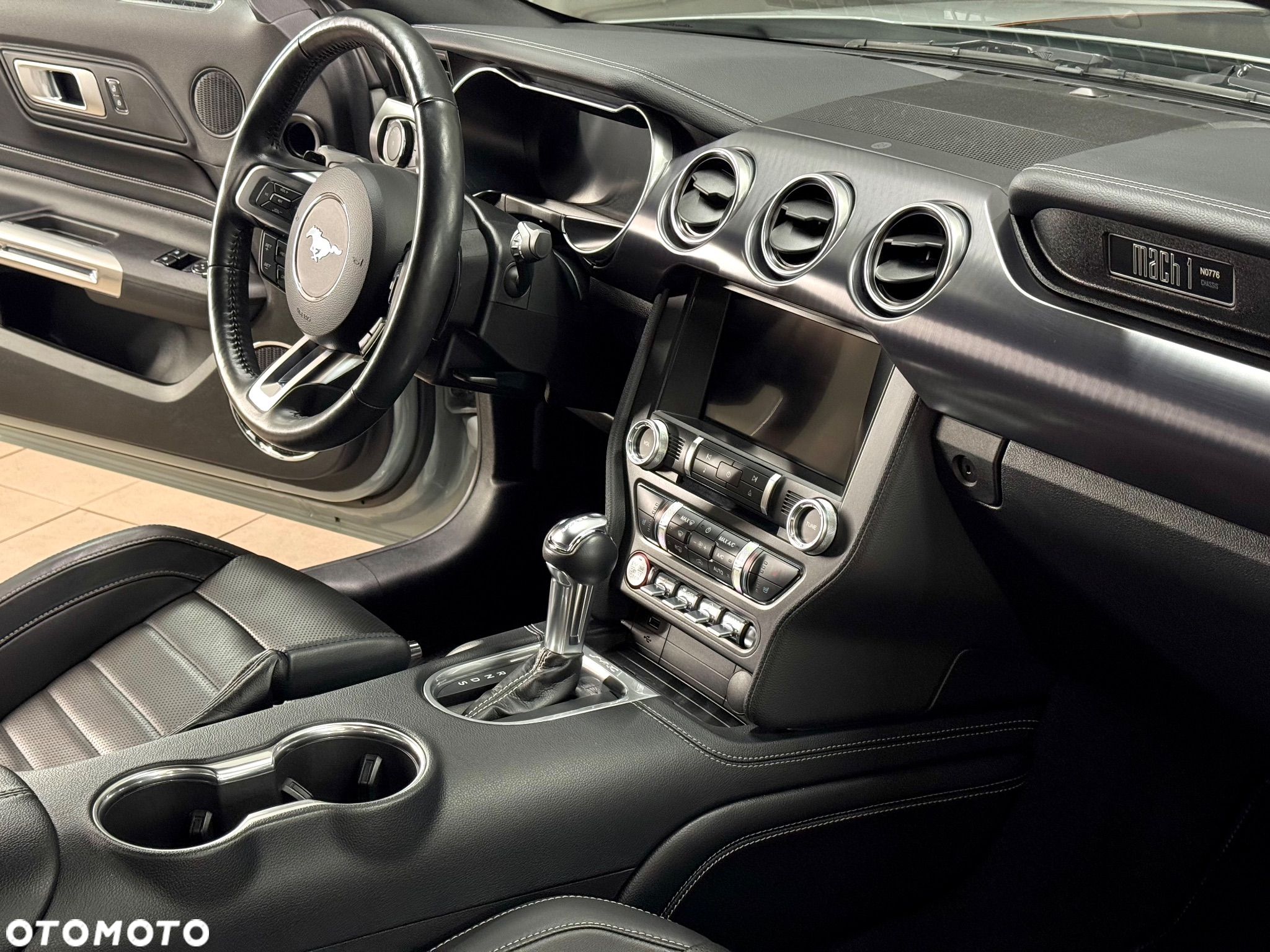 Ford Mustang 5.0 V8 Mach 1 - 26