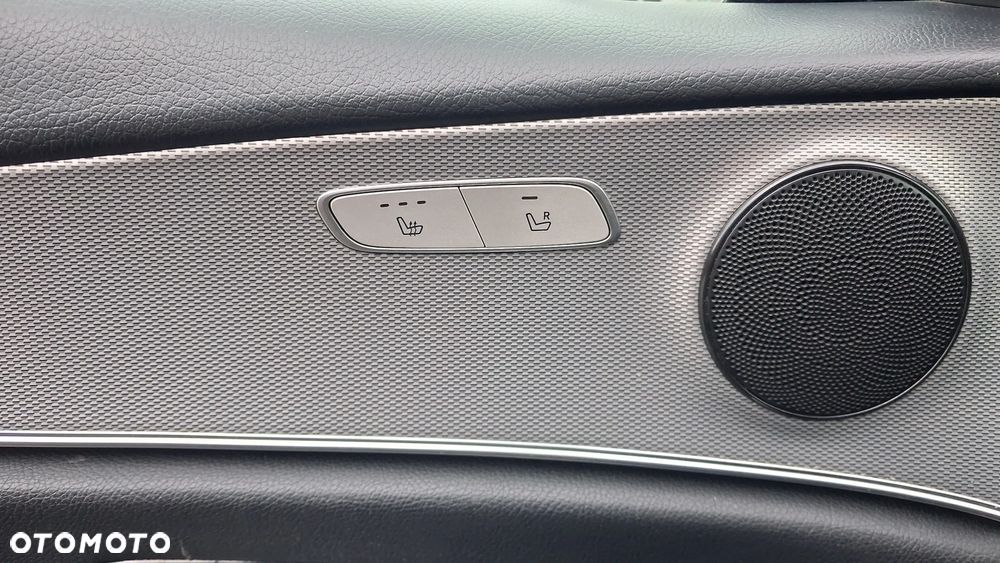 Mercedes-Benz Klasa E 220 d 4-Matic - 13