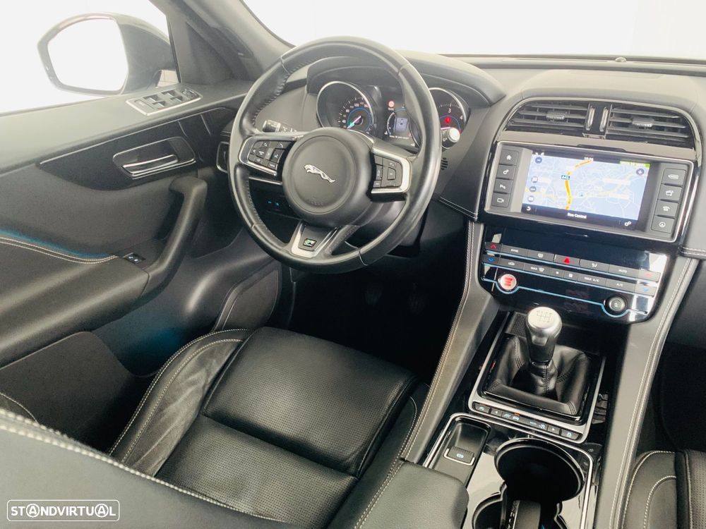 Jaguar F-Pace 2.0 i4D R-Sport AWD - 35