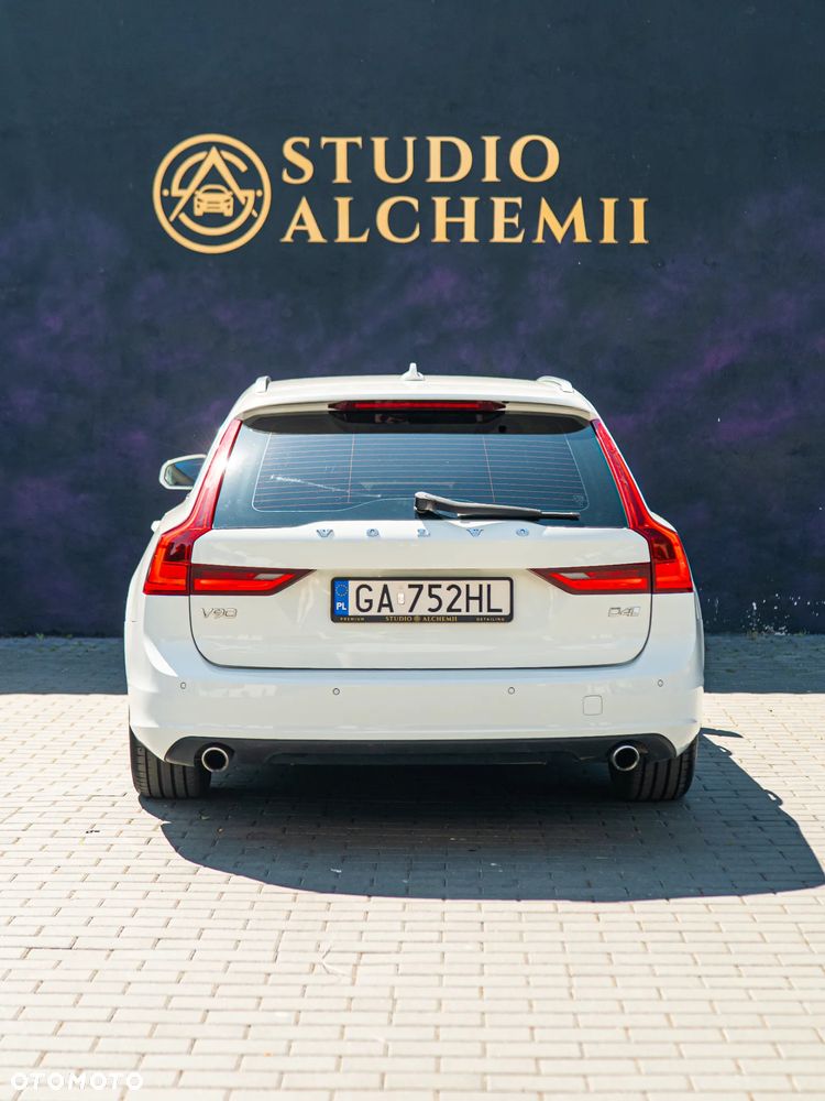Volvo V90 D4 Momentum - 9
