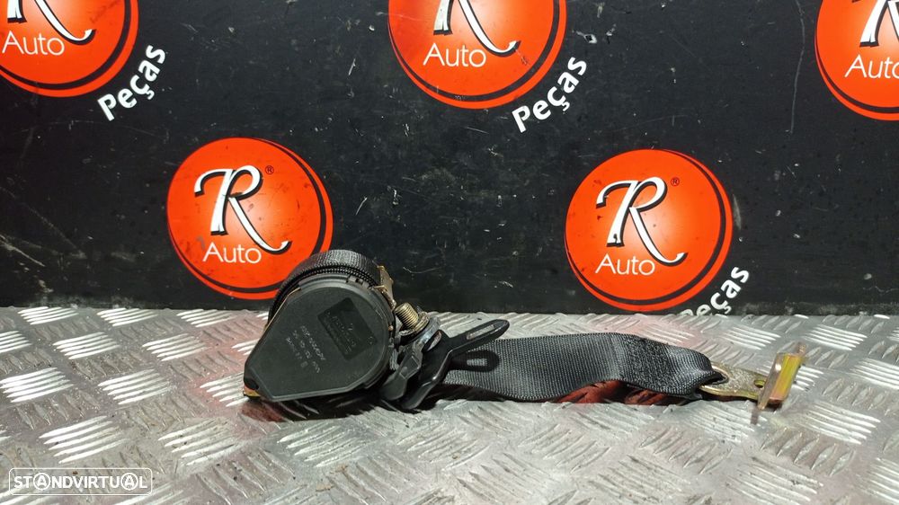 Cinto Trás Esquerdo Mercedes-Benz C-Class (W202) - 2